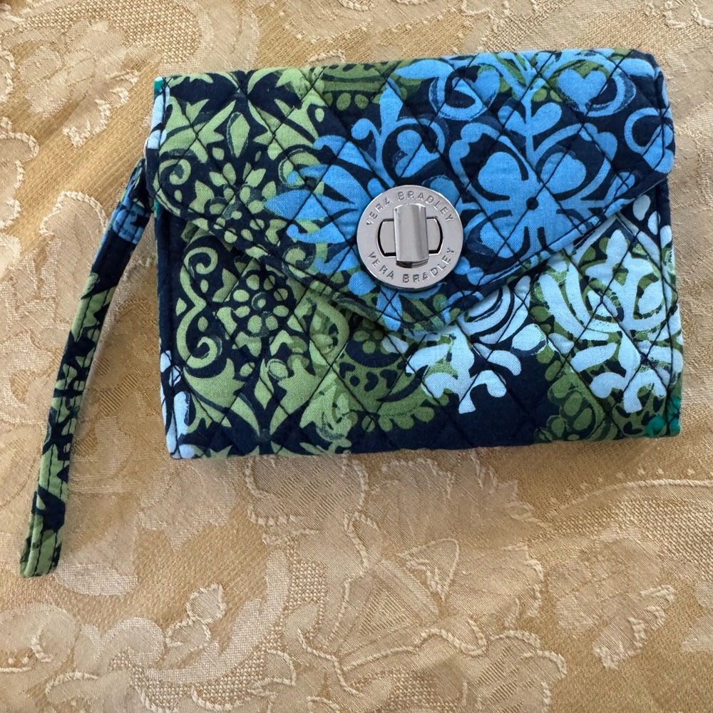 Vera Bradley Your Turn Smartphone wristlet “Kaitlina Blues” pattern.